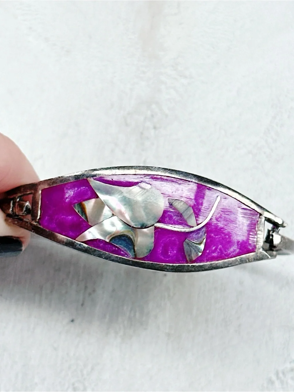 336u. Magenta Shell Bracelet Hinge Floral